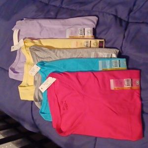 NWT lot of 5 layering tees, size L